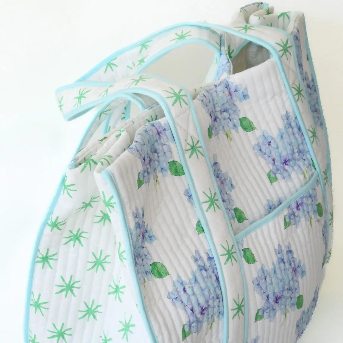 Hydrangea Expandable Tote